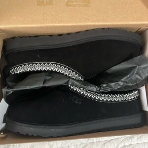 UGG Tasman Slipper